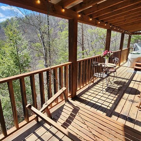 Little Cabin All To Yourself Сивиървил Екстериор снимка