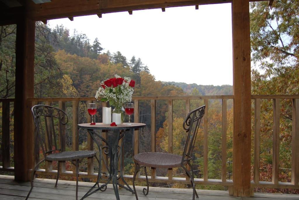 Little Cabin All To Yourself Сивиървил Екстериор снимка