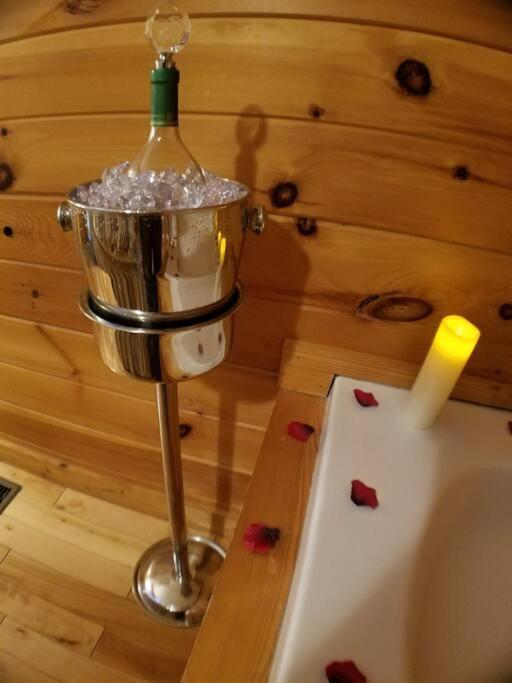 Little Cabin All To Yourself Сивиървил Екстериор снимка