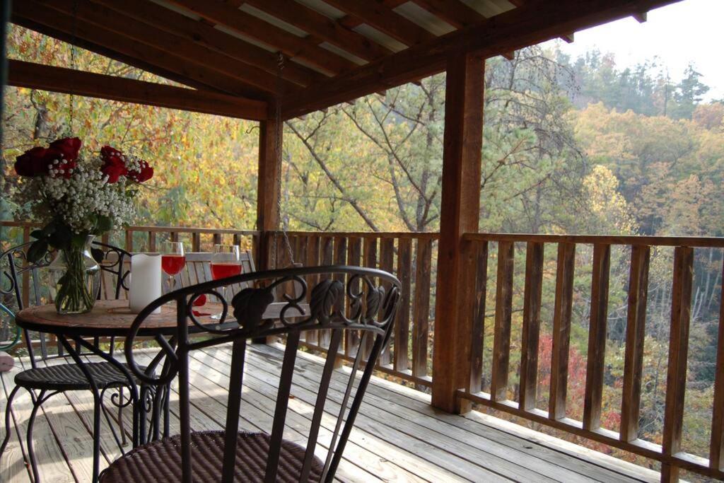 Little Cabin All To Yourself Сивиървил Екстериор снимка