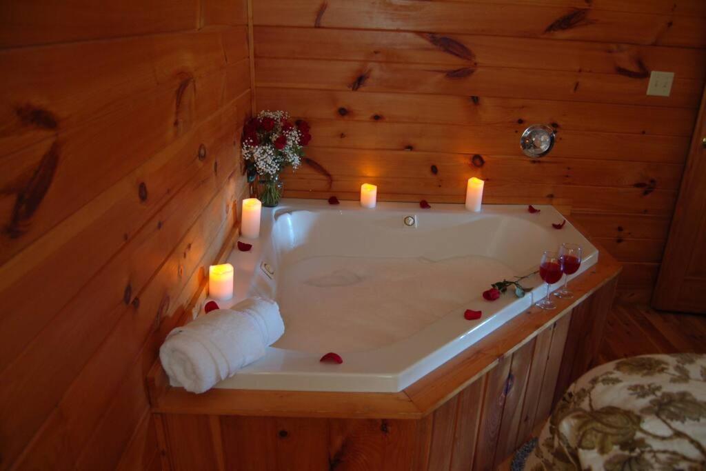 Little Cabin All To Yourself Сивиървил Екстериор снимка