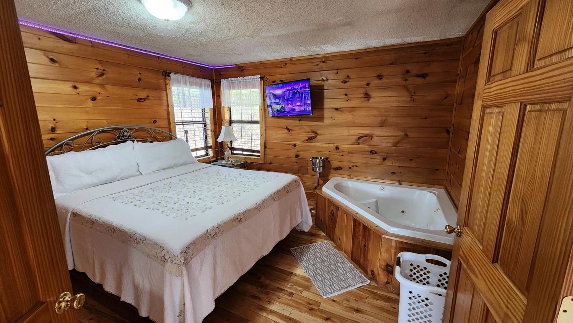 Little Cabin All To Yourself Сивиървил Екстериор снимка