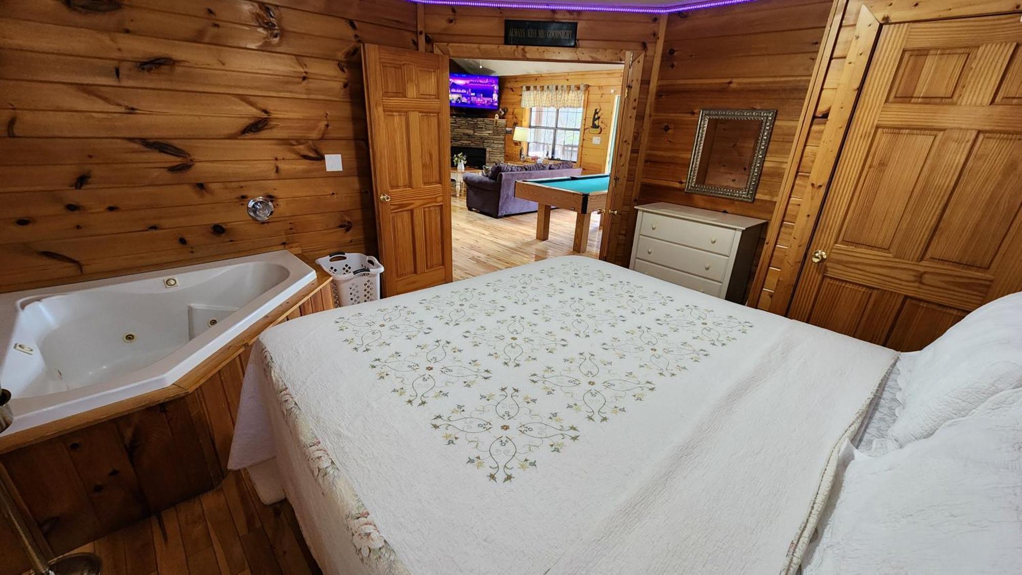 Little Cabin All To Yourself Сивиървил Екстериор снимка